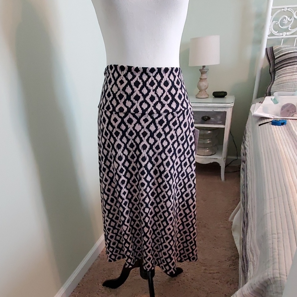 🎉5 for $20🎉 Lularoe azure skirt navy/beige